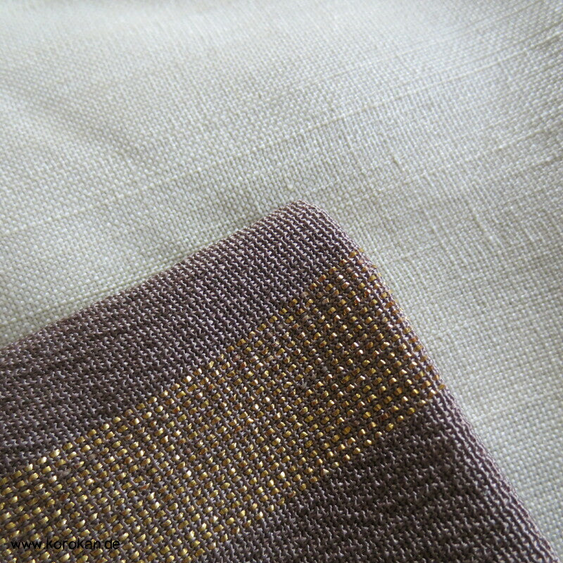 Blüten und goldene Streifen antiker Seidencrepe Komon Kimono