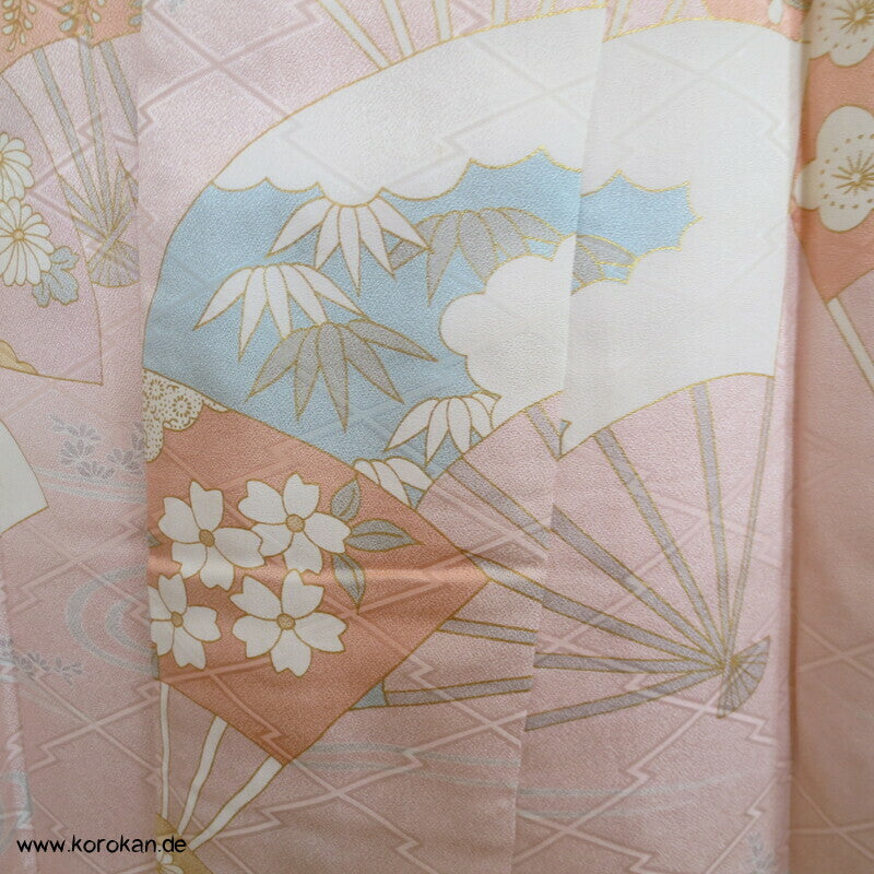 großer zarte Jigami Fächer Furisode, teilbestickt, pastellig