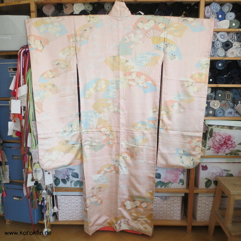 großer zarte Jigami Fächer Furisode, teilbestickt, pastellig