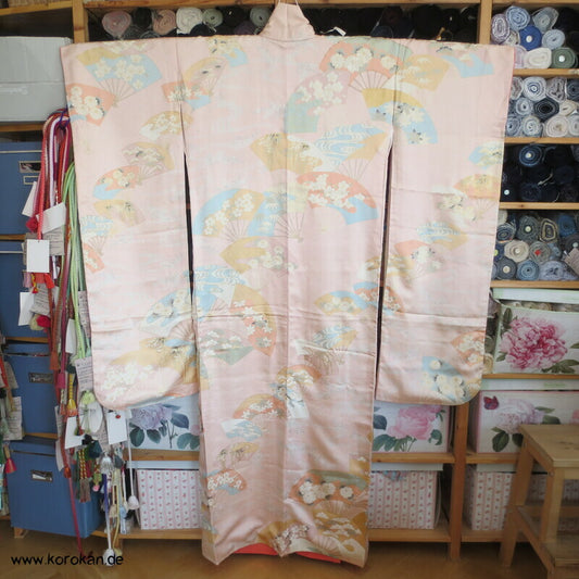 großer zarte Jigami Fächer Furisode, teilbestickt, pastellig