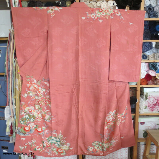 antiker Seidendamast Homongi Kimono mit klassischen Blumen Motiven