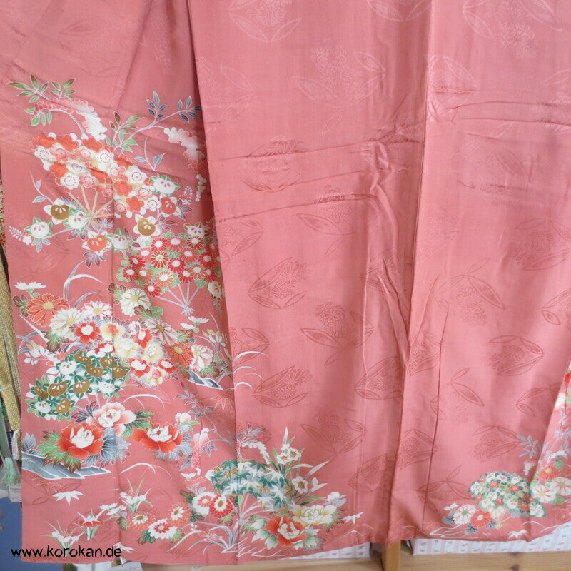 antiker Seidendamast Homongi Kimono mit klassischen Blumen Motiven