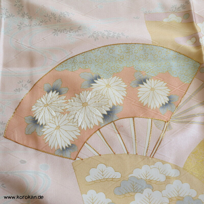 großer zarte Jigami Fächer Furisode, teilbestickt, pastellig