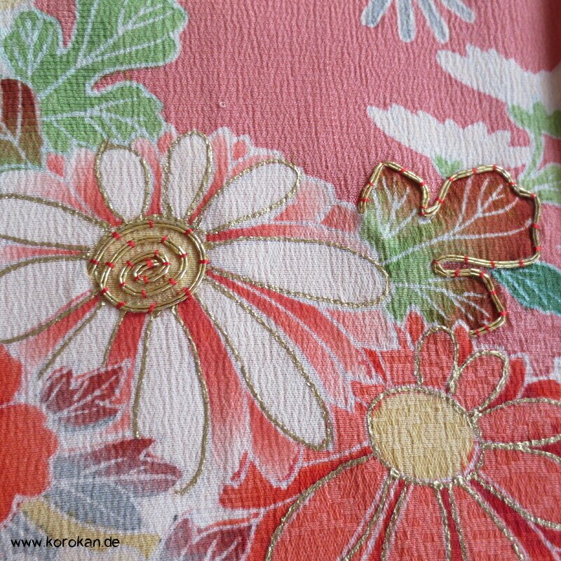 antiker Seidendamast Homongi Kimono mit klassischen Blumen Motiven