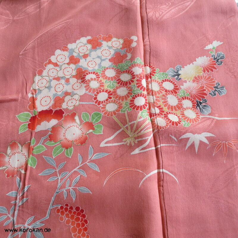 antiker Seidendamast Homongi Kimono mit klassischen Blumen Motiven