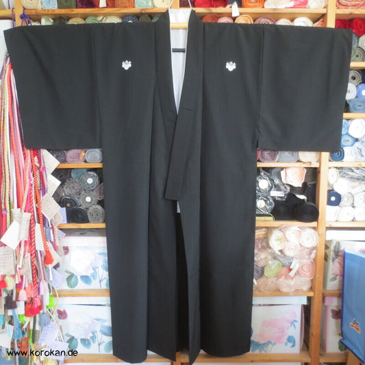 Paulownia Montsuki - schwarzer Synthetik Crepe Kimono