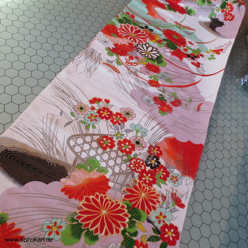 bunte Blüten mit Silberdruck Rayon Kimono Chirimen Crepe