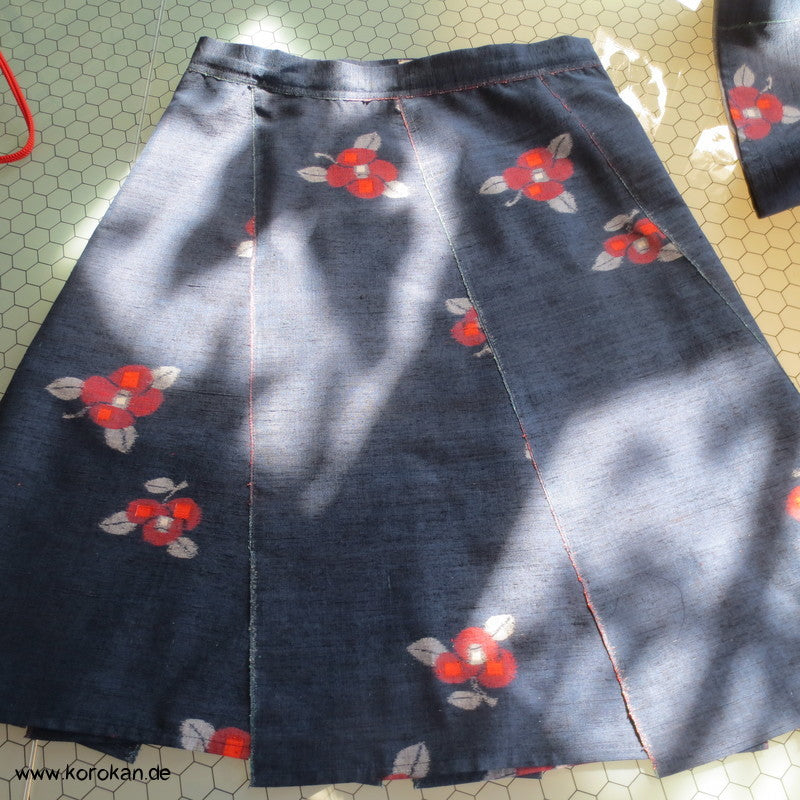 Kimono Tsumugi Seiden Kasuri Blüten 6 Bahnen Rock