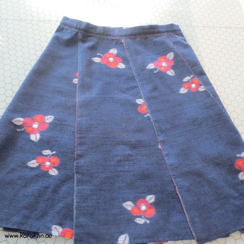 Kimono Tsumugi Seiden Kasuri Blüten 6 Bahnen Rock