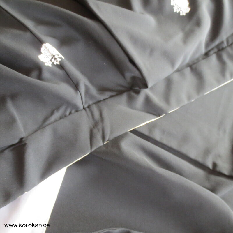 Paulownia Montsuki - schwarzer Synthetik Crepe Kimono