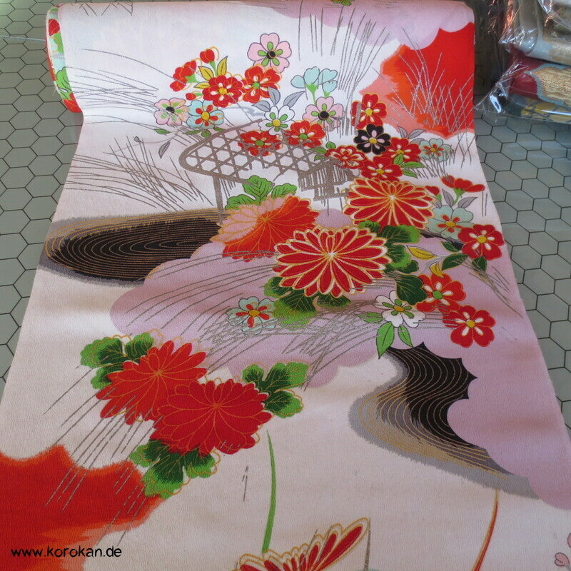 bunte Blüten mit Silberdruck Rayon Kimono Chirimen Crepe