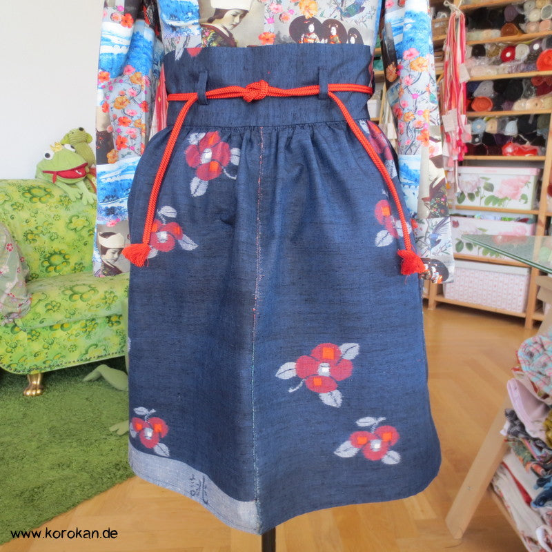 Kimono Tsumugi Seiden Kasuri Blüten 4 Bahnen Rock