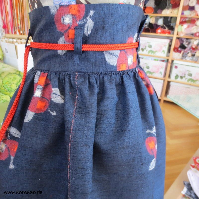 Kimono Tsumugi Seiden Kasuri Blüten 4 Bahnen Rock