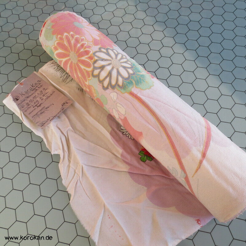bunte Blüten mit Silberdruck Rayon Kimono Chirimen Crepe