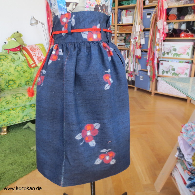 Kimono Tsumugi Seiden Kasuri Blüten 4 Bahnen Rock