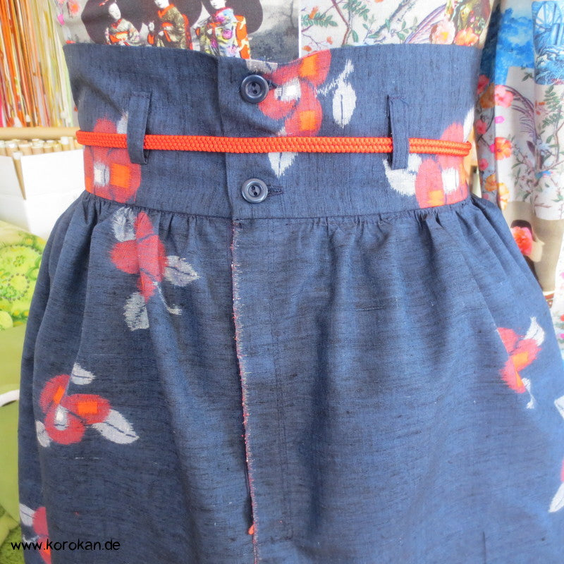 Kimono Tsumugi Seiden Kasuri Blüten 4 Bahnen Rock
