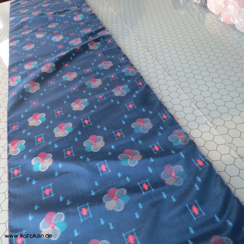 Ume Blüten Kasuri Kimono Regenmantel Seide sehr fein gewebt, fest