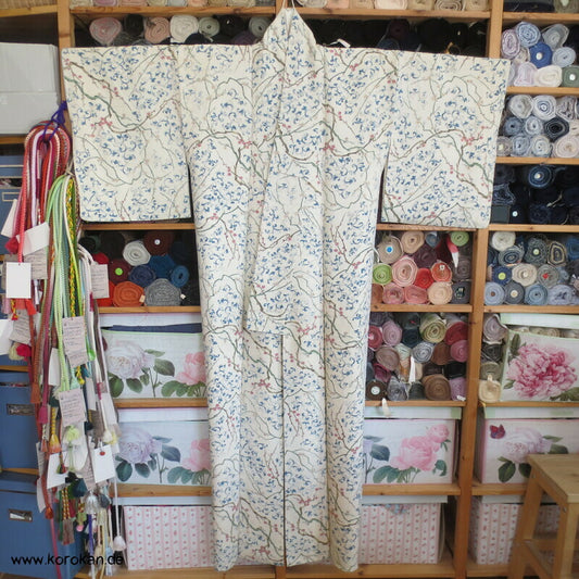 Zweige und Arabesken Komon Kimono