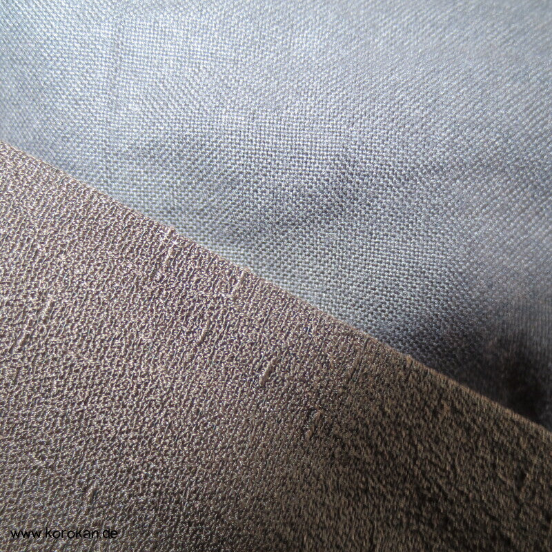 dunkelbrauner Komon Kimono , strukturiert gewebt