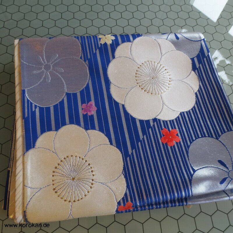 Ume blau silber Fukuro Obi, Nishijin Seidenbrokat Originaletiketten, Kimonogürtel