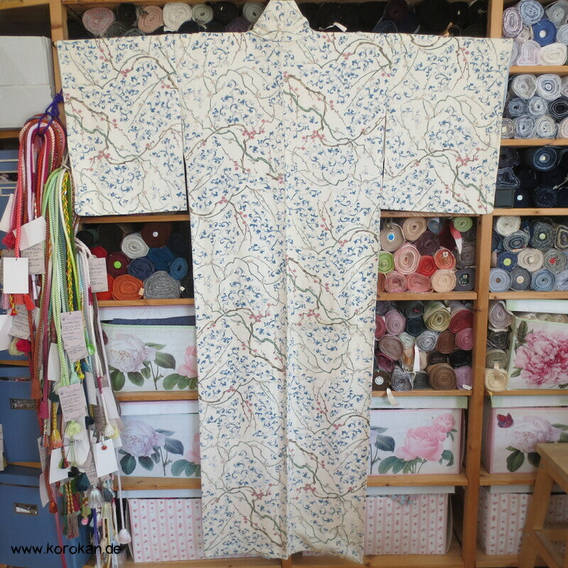 Zweige und Arabesken Komon Kimono