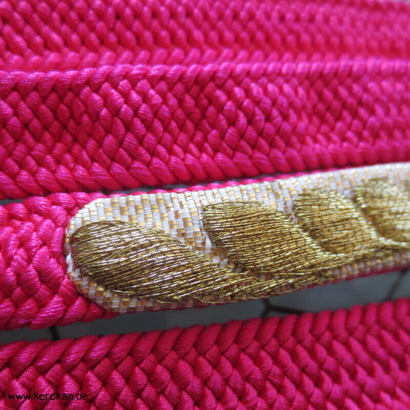 Obijime, pink mit gestickter Chrysantheme