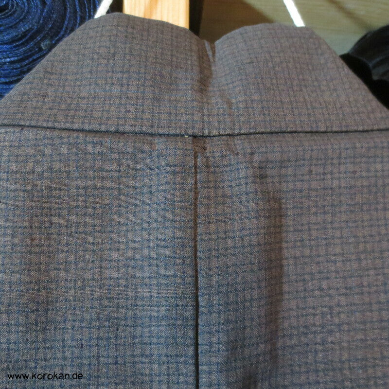 dunkelbrauner Tsumugi Seiden Komon Kimono