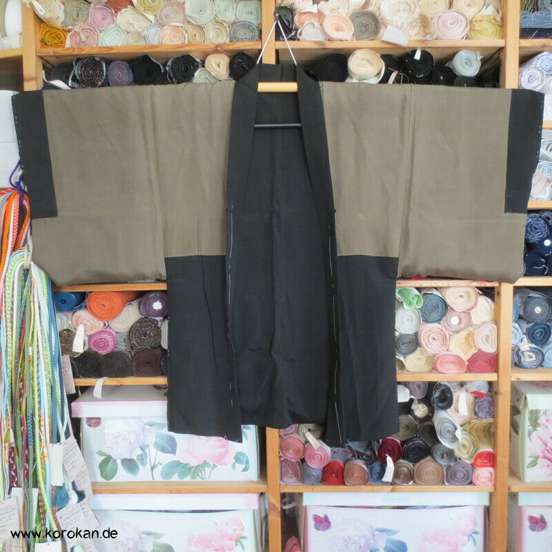 anthrazit - schwarze Haori, Bildfutter Schreibkasten
