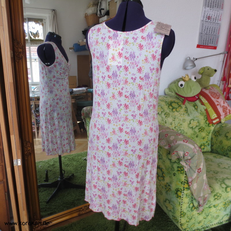 Bütefür Nachthemd / Unterkleid Gr. L, geblümte Viscose