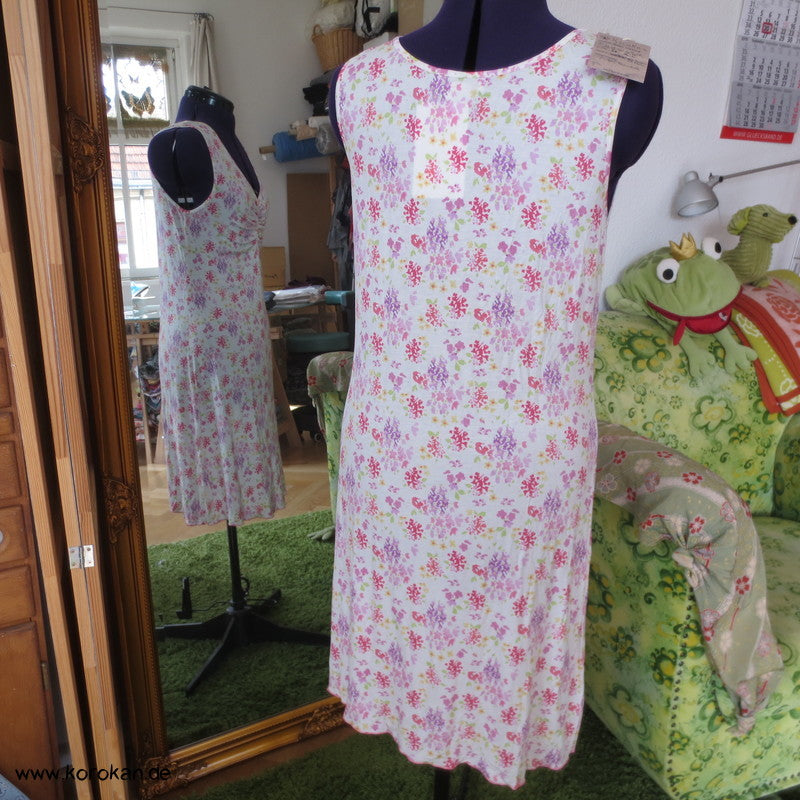 Bütefür Nachthemd / Unterkleid Gr. L, geblümte Viscose