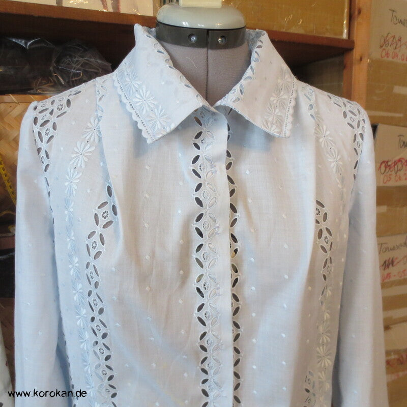 feine kleine Bluse aus Schweizer Stickereibatist, ca. Gr. M bis S