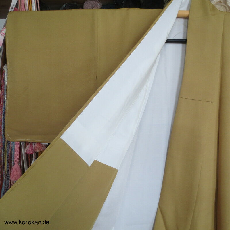 senffarben / messing Iromuji Seidencrepe Kimono