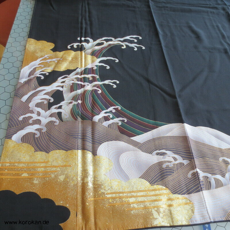 wilder Tsunami Tomesode Seidencrepe Kimono