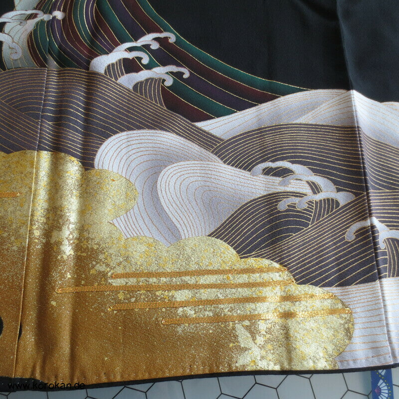 wilder Tsunami Tomesode Seidencrepe Kimono