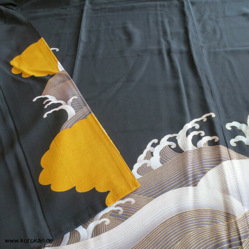 wilder Tsunami Tomesode Seidencrepe Kimono