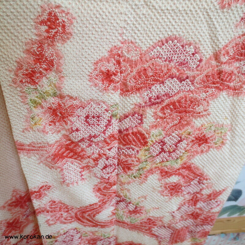 Full Shibori Blüten auf rosa Seidendamast Furisode Kimono