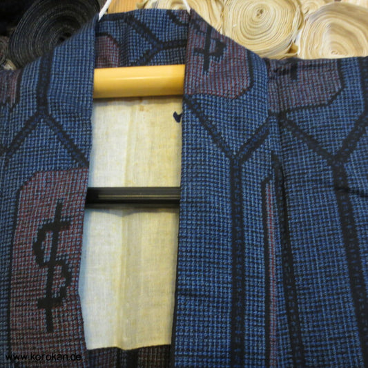 japanischer Aeskulap Zeichen in Kikko Hitoe Kimono Tsumugi Seide