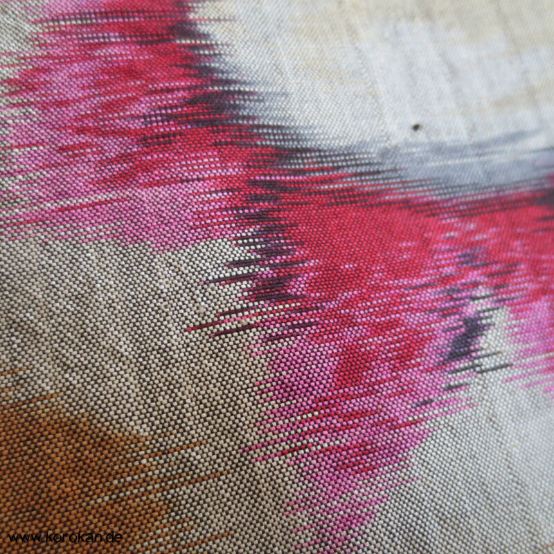 große Blumen Meisen Kimono, glänzendes Material