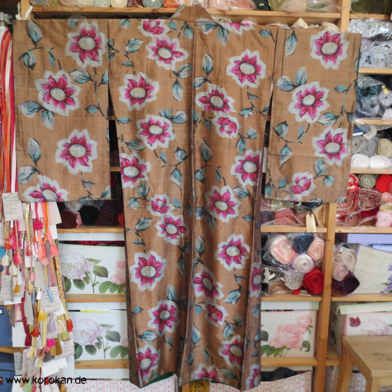 große Blumen Meisen Kimono, glänzendes Material