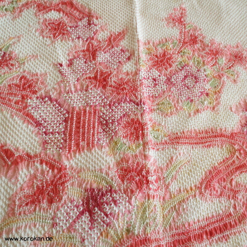 Full Shibori Blüten auf rosa Seidendamast Furisode Kimono