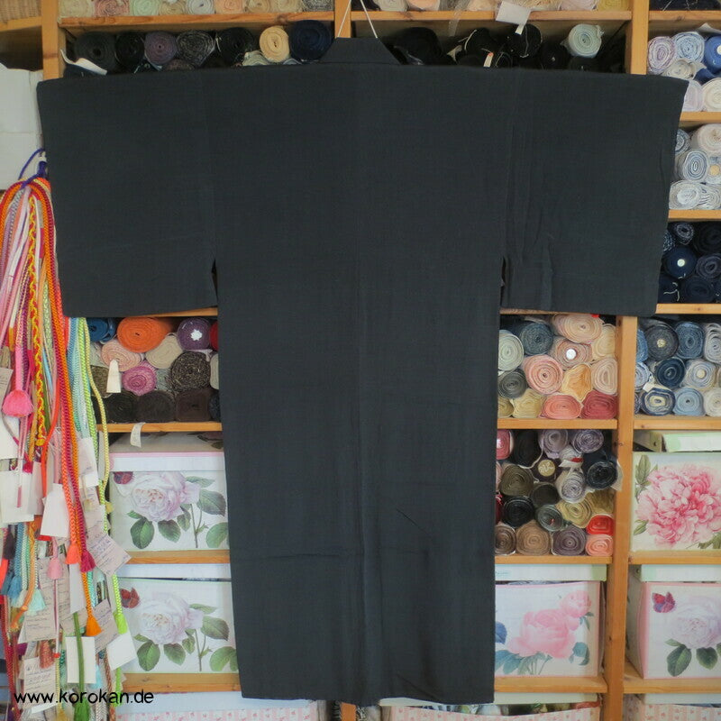 anthrazitgrauer Fushi Tsumugi Seiden Kimono
