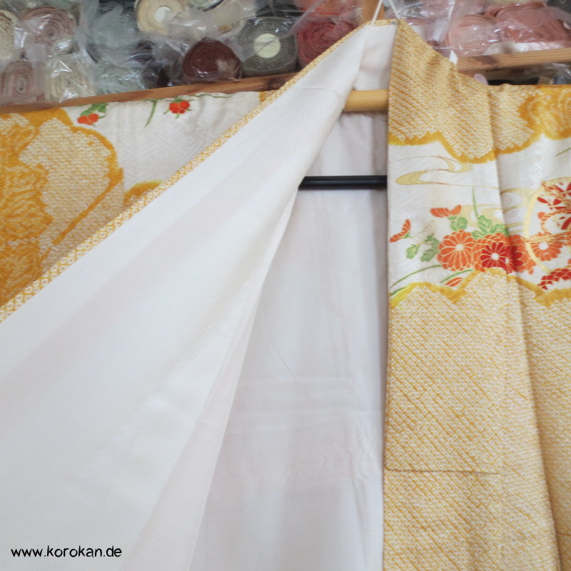 japanischer Furisode Kimono Full Shibori Seidendamast Goldstickerei - sonnengelb