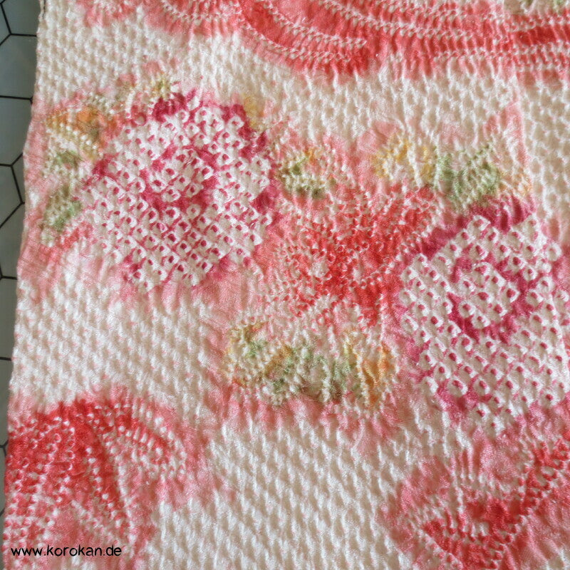 Full Shibori Blüten auf rosa Seidendamast Furisode Kimono
