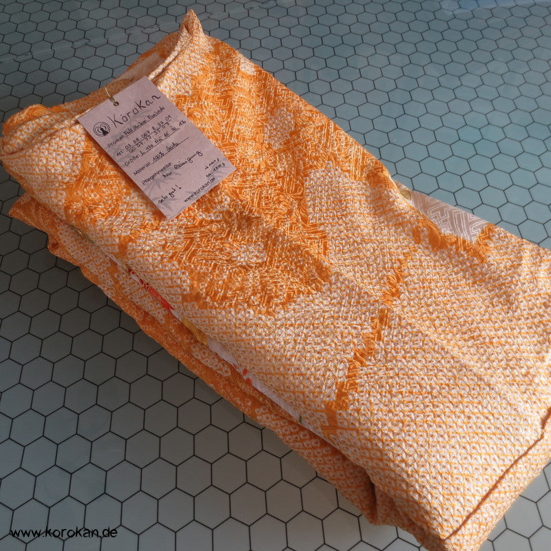 japanischer Furisode Kimono Full Shibori Seidendamast Goldstickerei - sonnengelb