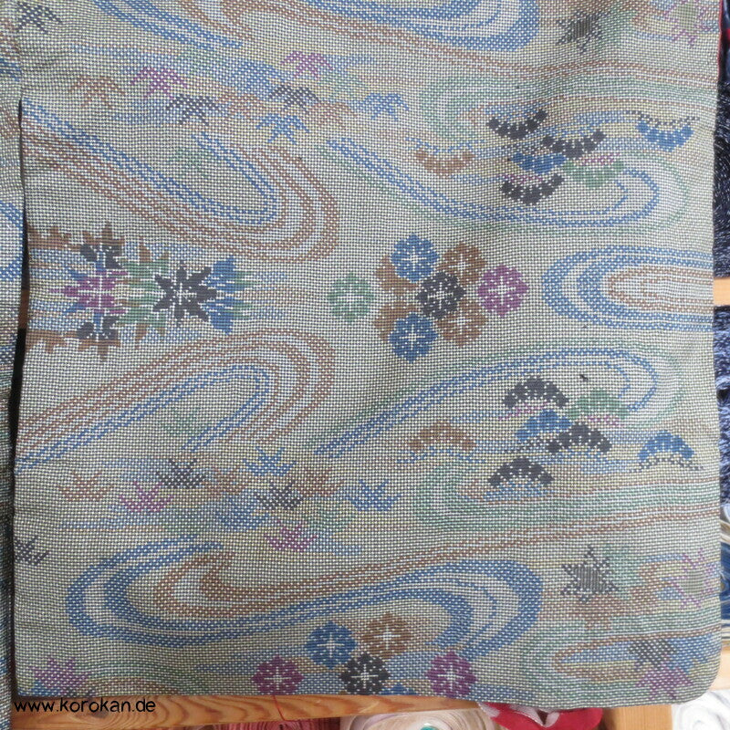 japanischer Chrysanthemen Fluss Kasuri Tsumugi Seiden Kimono
