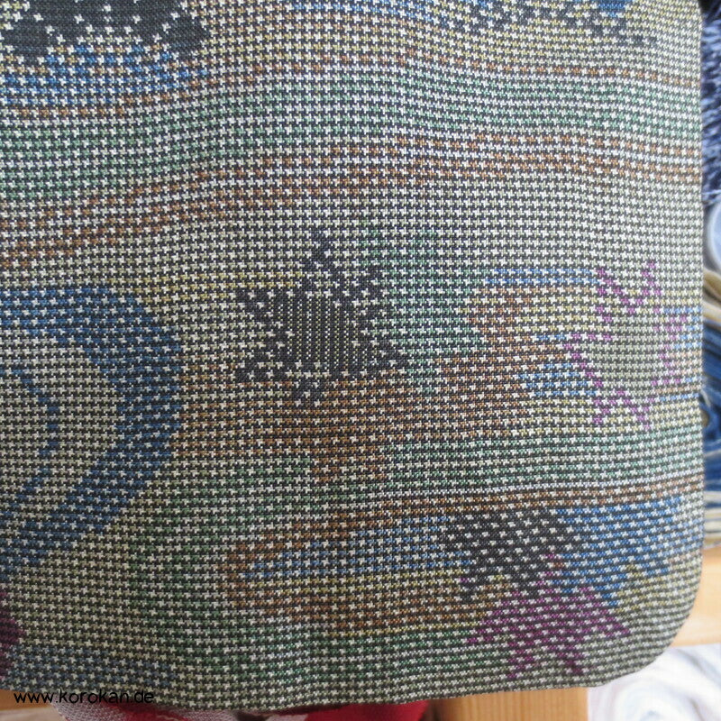 japanischer Chrysanthemen Fluss Kasuri Tsumugi Seiden Kimono