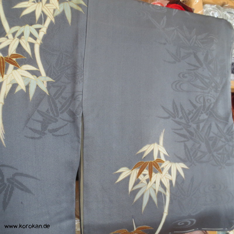 Tsukesage Kimono Bambusmuster auf graublauem Seidensatin