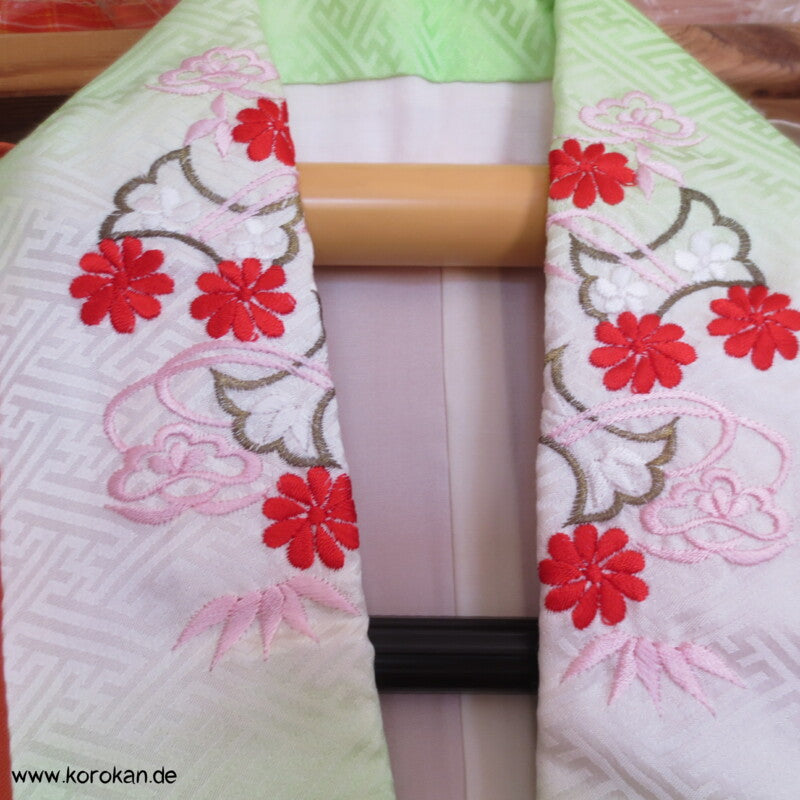 Windräder Juban Kimono - Seide, bestickter Kragen