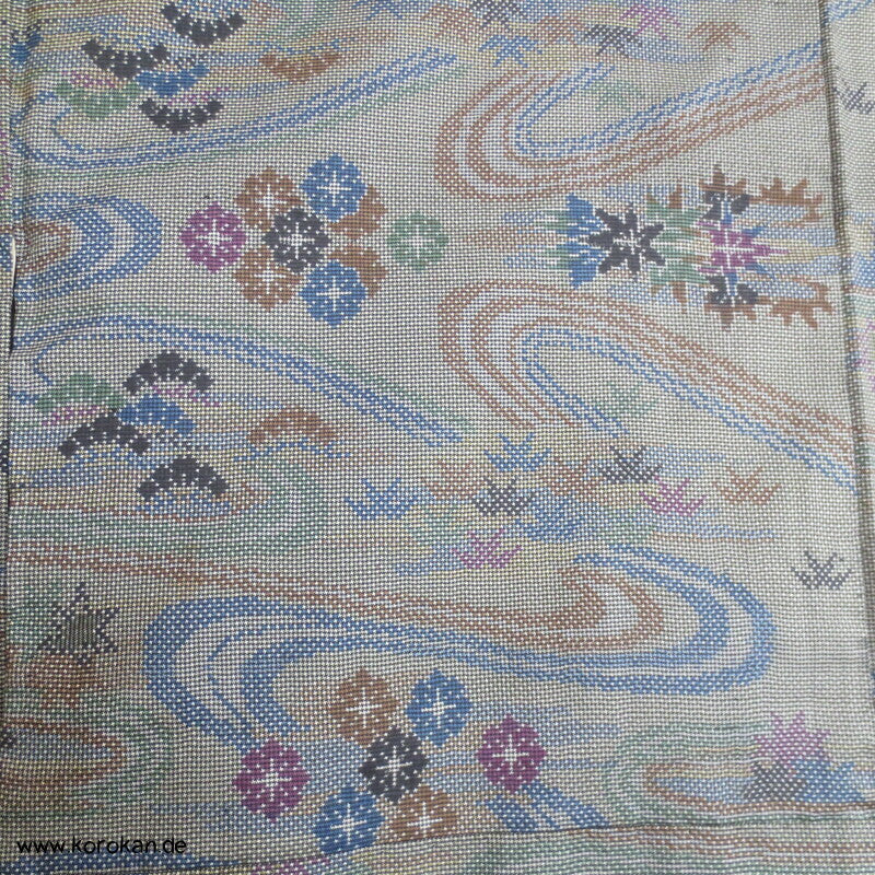 japanischer Chrysanthemen Fluss Kasuri Tsumugi Seiden Kimono