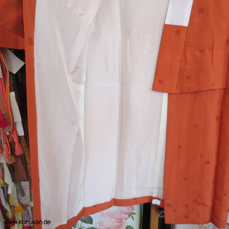 Windräder Juban Kimono - Seide, bestickter Kragen